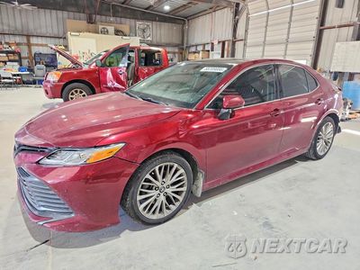 2018 TOYOTA CAMRY XLE 4T1B11HK1JU658899 - główne zdjęcie licytacji z USA - miniatura