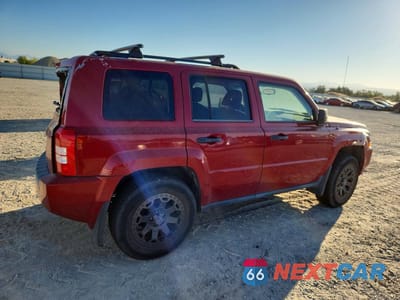 Trzecie zdjęcie samochodu z tyłu: 2008 JEEP PATRIOT SPORT VIN:1J8FF28WX8D752668 - miniatura
