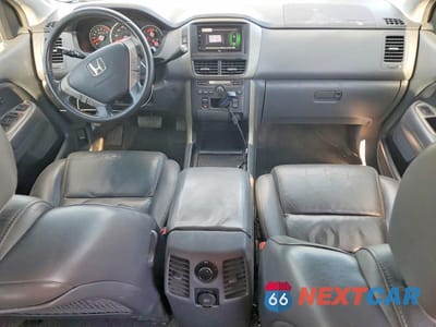 Zdjęcie 8 z 13 samochodu: 2006 HONDA PILOT EX VIN:2HKYF18536H547640 - miniatura