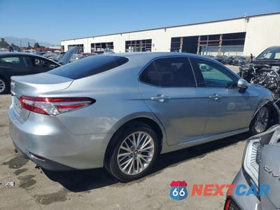 Trzecie zdjęcie samochodu z tyłu: 2018 TOYOTA CAMRY HYBRID XLE VIN:4T1B21HK7JU006222 - miniatura