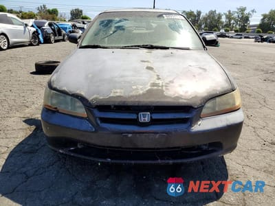 Piąte zdjęcie samochodu w środku: 1998 HONDA ACCORD EX VIN:1HGCG1655WA004633 - miniatura