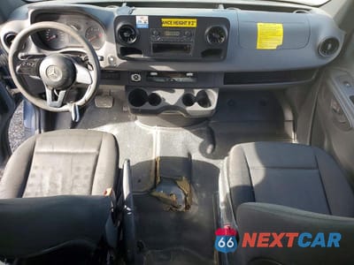 Zdjęcie 8 z 13 samochodu: 2019 MERCEDES-BENZ SPRINTER 2500/3500 DELIVERY VAN VIN:WD4PF1CD7KP151936 - miniatura