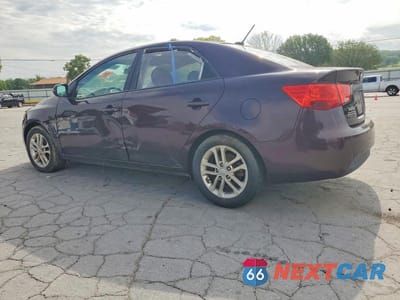 Drugie zdjęcie samochodu z przodu: 2011 KIA FORTE EX VIN:KNAFU4A22B5376580 - miniatura