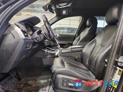 Zdjęcie 7 z 13 samochodu: 2019 BMW X5 XDRIVE40I VIN:5UXCR6C59KLL31284 - miniatura