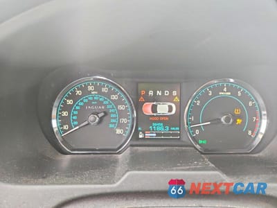 Zdjęcie 9 z 12 samochodu: 2012 JAGUAR XF PORTFOLIO VIN:SAJWA0HB9CLS40181 - miniatura