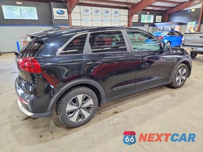 Trzecie zdjęcie samochodu z tyłu: 2017 KIA NIRO FE VIN:KNDCB3LC1H5081359 - miniatura