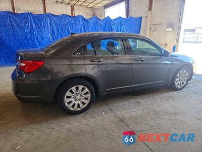 Trzecie zdjęcie samochodu z tyłu: 2014 CHRYSLER 200 LX VIN:1C3CCBAB7EN236076 - miniatura