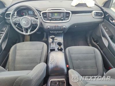 Zdjęcie 8 z 13 samochodu: 2016 KIA SORENTO LX VIN:5XYPG4A34GG115134 - miniatura