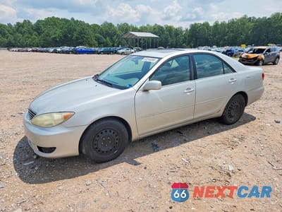 2006 TOYOTA CAMRY XLE 4T1BE30KX6U658192 - główne zdjęcie licytacji z USA - miniatura