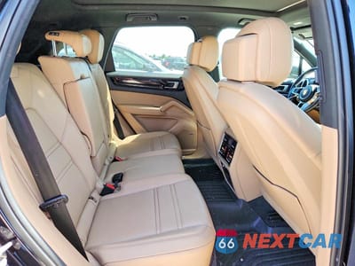 Zdjęcie 10 z 12 samochodu: 2020 PORSCHE CAYENNE VIN:WP1AA2AY3LDA09031 - miniatura