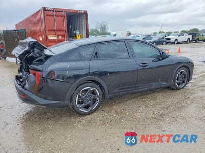 Trzecie zdjęcie samochodu z tyłu: 2025 KIA K4 VIN:3KPFU4DE2SE056754 - miniatura