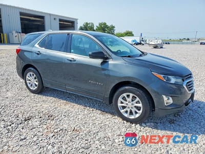 Czwarte zdjęcie samochodu z boku: 2020 CHEVROLET EQUINOX LT VIN:2GNAXUEV4L6140731 - miniatura