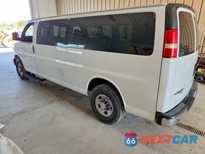 Drugie zdjęcie samochodu z przodu: 2008 CHEVROLET EXPRESS G3500 VIN:1GAHG39K081173682 - miniatura