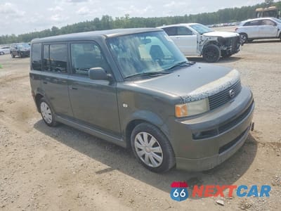 Czwarte zdjęcie samochodu z boku: 2005 SCION XB BASE VIN:JTLKT324454029183 - miniatura