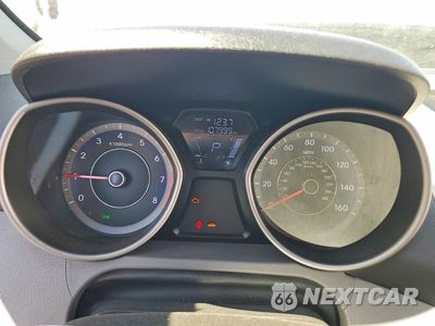 Zdjęcie 9 z 12 samochodu: 2013 HYUNDAI ELANTRA GLS VIN:KMHDH4AE8DU967056 - miniatura