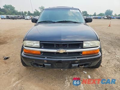 Piąte zdjęcie samochodu w środku: 2002 CHEVROLET BLAZER VIN:1GNCT18W02K194224 - miniatura