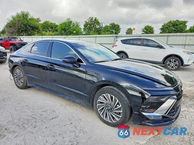 Czwarte zdjęcie samochodu z boku: 2025 HYUNDAI SONATA HYBRID SEL VIN:KMHL34JJ5SA112787 - miniatura