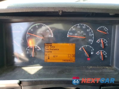 Zdjęcie 9 z 14 samochodu: 2005 VOLVO VN VNL VIN:4V4NC9GH35N374503 - miniatura