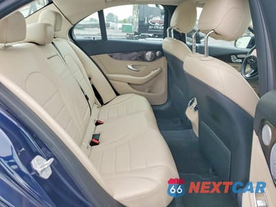 Zdjęcie 10 z 13 samochodu: 2015 MERCEDES-BENZ C 300 4MATIC VIN:55SWF4KB5FU078989 - miniatura