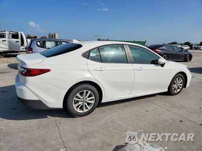 Trzecie zdjęcie samochodu z tyłu: 2026 TOYOTA CAMRY HYBRID LE VIN:4T1DAACK3TU662486 - miniatura