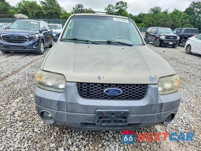 Piąte zdjęcie samochodu w środku: 2005 FORD ESCAPE XLT VIN:1FMYU03175KB46138 - miniatura