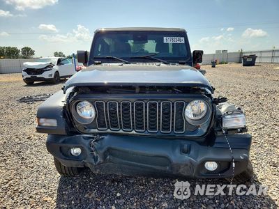 Piąte zdjęcie samochodu w środku: 2025 JEEP WRANGLER SPORT VIN:1C4PJXDN0SW530561 - miniatura