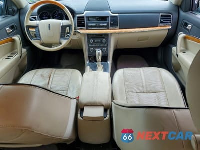 Zdjęcie 8 z 13 samochodu: 2011 LINCOLN MKZ VIN:3LNHL2JC2BR758712 - miniatura