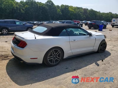 Trzecie zdjęcie samochodu z tyłu: 2022 FORD MUSTANG VIN:1FATP8UH9N5107099 - miniatura