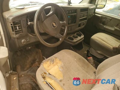 Zdjęcie 8 z 12 samochodu: 2008 CHEVROLET EXPRESS DELIVERY TRUCK VIN:1GBHG31K181107231 - miniatura