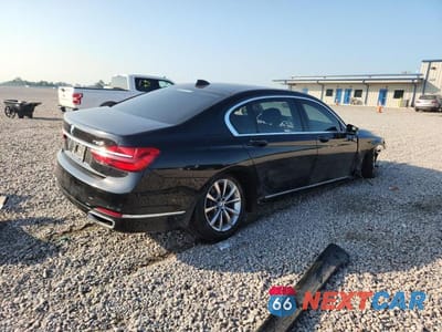Trzecie zdjęcie samochodu z tyłu: 2019 BMW 750 XI VIN:WBA7F2C56KB238990 - miniatura