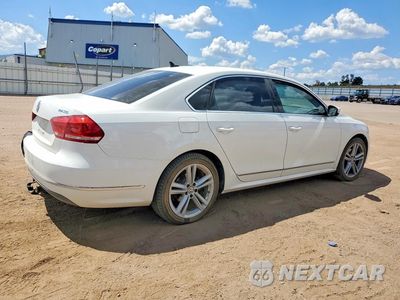 Trzecie zdjęcie samochodu z tyłu: 2015 VOLKSWAGEN PASSAT SEL VIN:1VWCV7A35FC039705 - miniatura