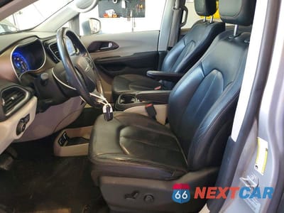 Zdjęcie 7 z 13 samochodu: 2017 CHRYSLER PACIFICA TOURING L VIN:2C4RC1BG5HR795059 - miniatura