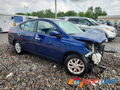 Czwarte zdjęcie samochodu z boku: 2018 NISSAN VERSA SV VIN:3N1CN7AP2JL822244 - miniatura