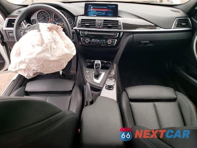 Zdjęcie 8 z 12 samochodu: 2017 BMW 330 XI VIN:WBA8K3C55HK678696 - miniatura
