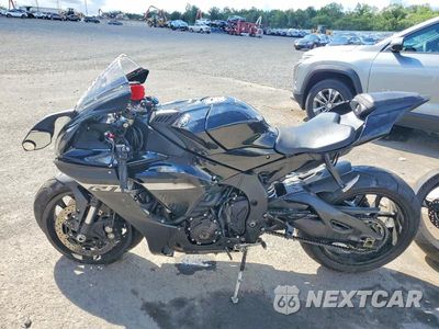 Trzecie zdjęcie samochodu z tyłu: 2024 YAMAHA YZF R1 VIN:JYARN66E7RA004516 - miniatura