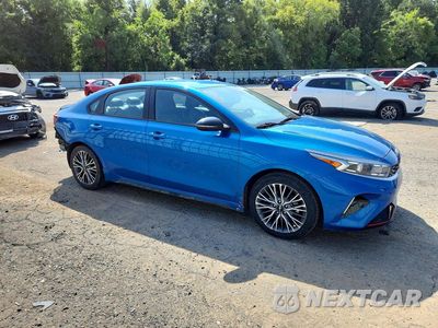 Czwarte zdjęcie samochodu z boku: 2023 KIA FORTE GT LINE VIN:3KPF54AD5PE625256 - miniatura