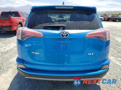 Zdjęcie 6 z 13 samochodu: 2018 TOYOTA RAV4 XLE VIN:JTMWFREV0JJ193229 - miniatura