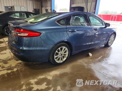 Trzecie zdjęcie samochodu z tyłu: 2019 FORD FUSION SE VIN:3FA6P0LU6KR204122 - miniatura