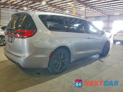 Trzecie zdjęcie samochodu z tyłu: 2021 CHRYSLER PACIFICA TOURING VIN:2C4RC1FG9MR593314 - miniatura
