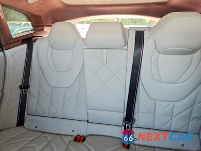 Zdjęcie 10 z 13 samochodu: 2023 BMW XM VIN:5YM23CS03P9R79038 - miniatura