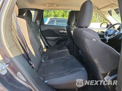 Zdjęcie 11 z 13 samochodu: 2016 JEEP CHEROKEE LATITUDE VIN:1C4PJMCS8GW105277 - miniatura