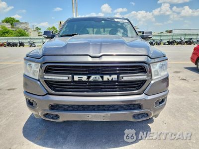 Piąte zdjęcie samochodu w środku: 2019 RAM 1500 BIG HORN/LONE STAR VIN:1C6SRFFT4KN690268 - miniatura