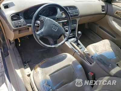 Zdjęcie 8 z 12 samochodu: 1996 HONDA ACCORD EX VIN:1HGCD556XTA178736 - miniatura