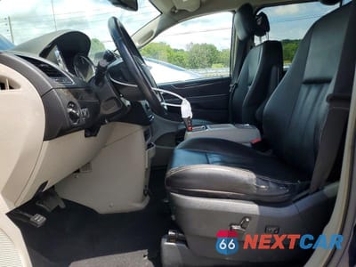 Zdjęcie 7 z 14 samochodu: 2015 CHRYSLER TOWN & COUNTRY TOURING VIN:2C4RC1BG2FR645150 - miniatura