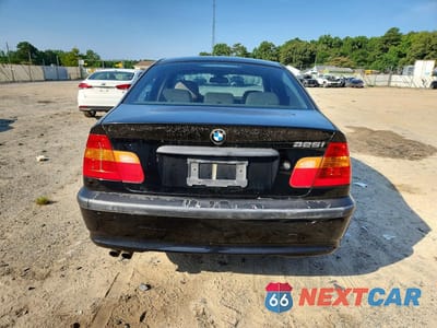 Zdjęcie 6 z 12 samochodu: 2005 BMW 325 I VIN:WBAEV33455KW20133 - miniatura