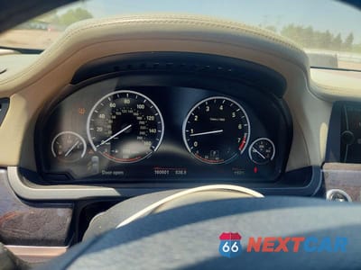 Zdjęcie 9 z 12 samochodu: 2010 BMW 750 I XDRIVE VIN:WBAKC6C54AC393640 - miniatura
