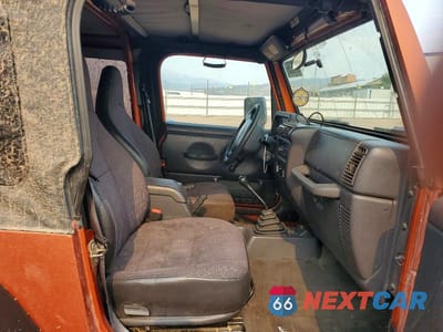 Zdjęcie 10 z 12 samochodu: 2002 JEEP WRANGLER / TJ X VIN:1J4FA39S62P750472 - miniatura