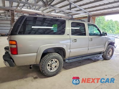 Trzecie zdjęcie samochodu z tyłu: 2001 CHEVROLET SUBURBAN K2500 VIN:3GNGK26G81G134932 - miniatura