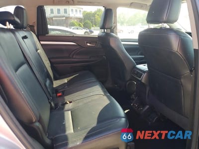 Zdjęcie 11 z 14 samochodu: 2017 TOYOTA HIGHLANDER XLE VIN:5TDJZRFH2HS439902 - miniatura
