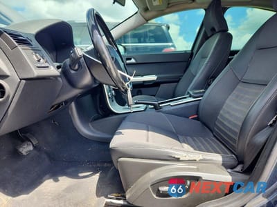 Zdjęcie 7 z 12 samochodu: 2010 VOLVO S40 2.4I VIN:YV1382MS1A2512850 - miniatura